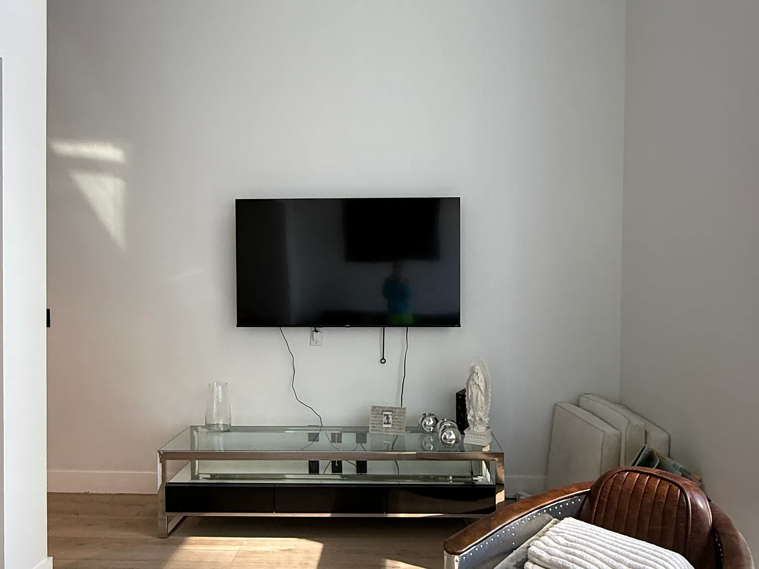 Studio, 1000 sqft, $3,500 — Photo 4