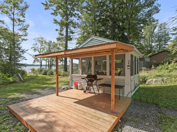 89 Thomas Pond Shore Road, Casco, ME 04015