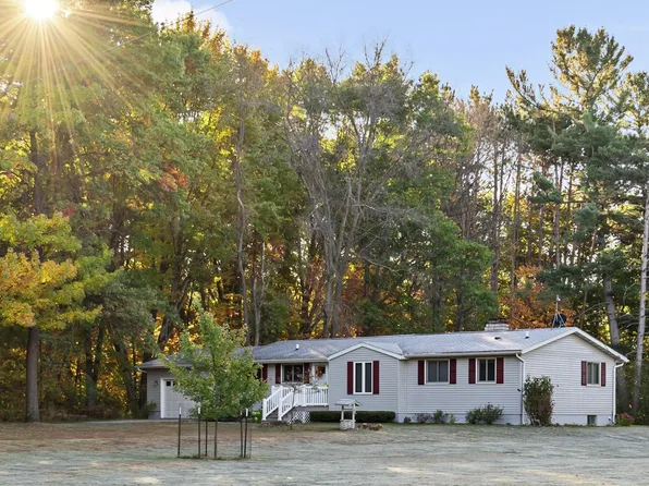 W2271 Pine Grove Ln, Marinette, WI 54143