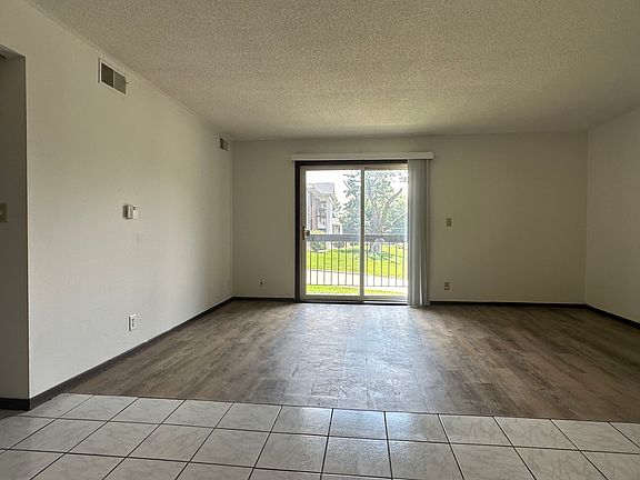 4th image of 248 E Oak Cliff Ct #5