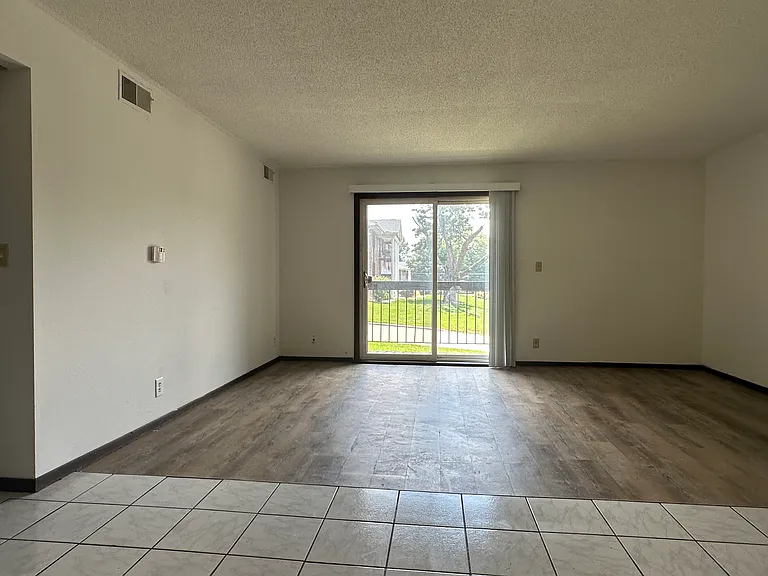 248 E Oak Cliff Ct #5 — Photo 4