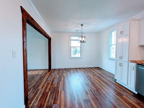 5th image of 1108C Washington St