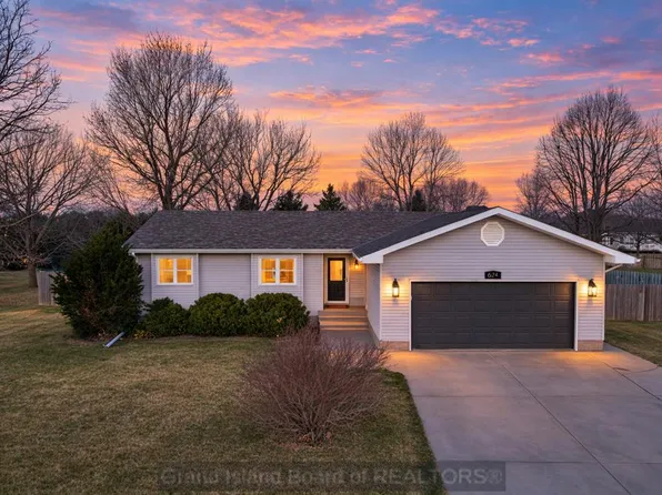 624 Sweetwood Dr, Grand Island, NE 68803