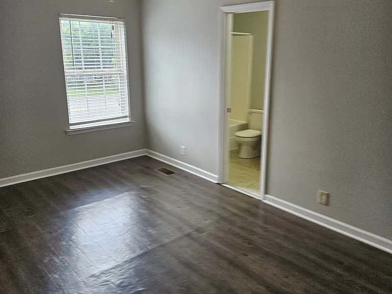 2015 Bradyville Pike — Photo 11