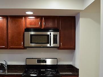 3rd image of 4820 N Hoyne Ave