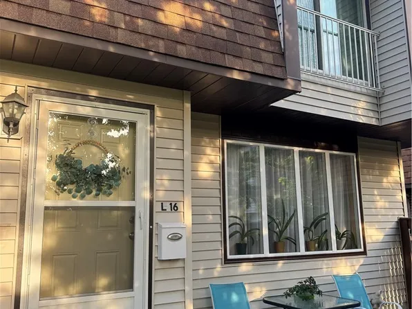 6468 State Rd APT L16, Parma, OH 44134
