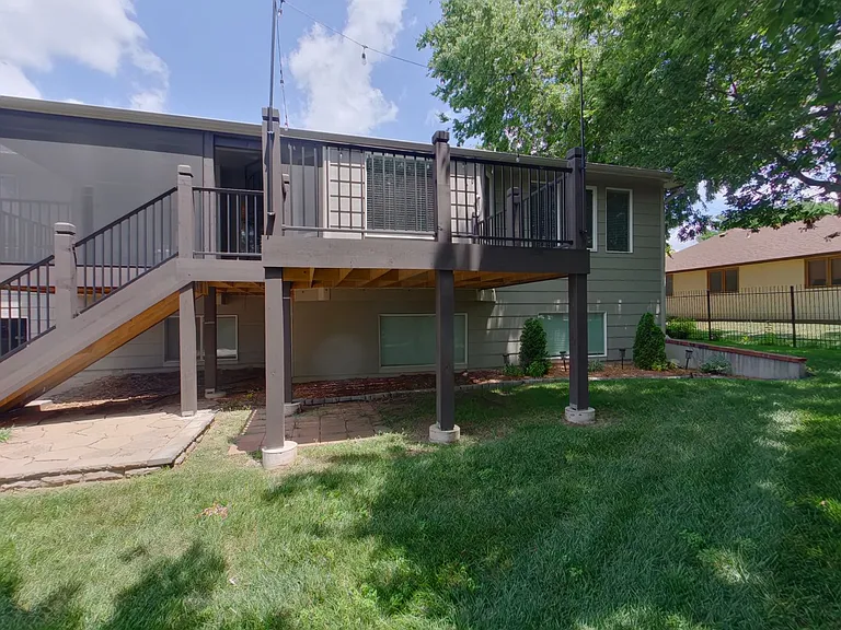 503 W Douglas Ave — Photo 18