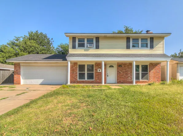 309 NE 18th St, Moore, OK 73160