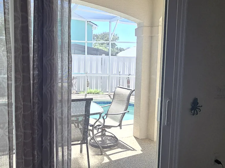 Access to pool from 1st floor
