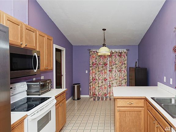 5th image of 14814 92nd Ave E
