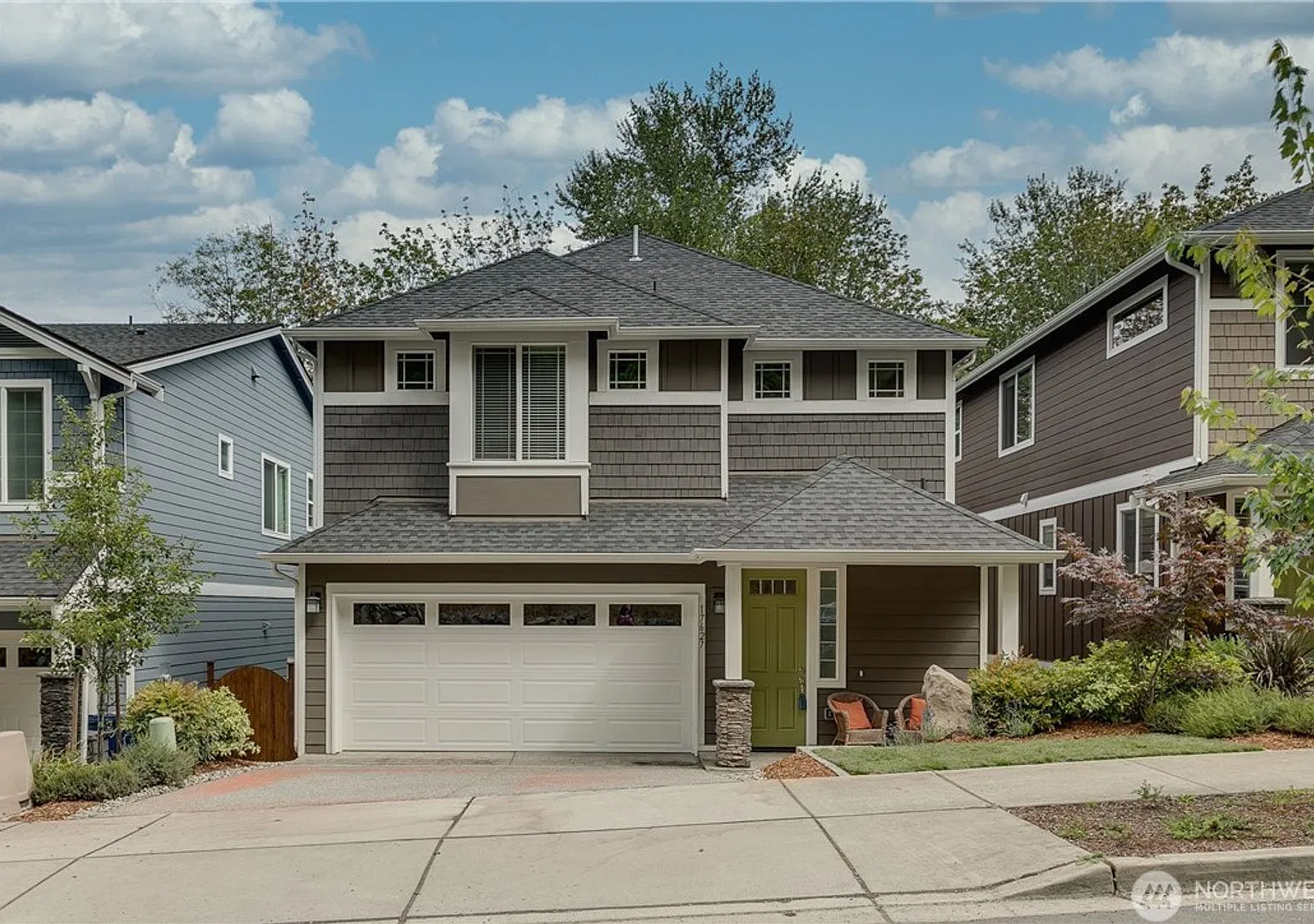 5Bd/3.5Ba Bothell Home — Photo 1