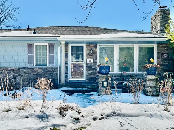 2438 Berwyck Rd SE, East Grand Rapids, MI 49506
