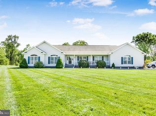 625 Parham Point Rd, Hague, VA 22469