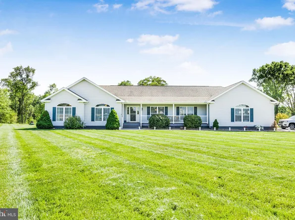 625 Parham Point Rd, Hague, VA 22469