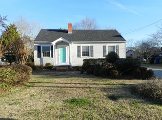523 Sabiston St S, Swansboro, NC 28584