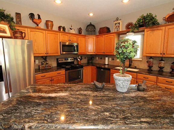 3rd image of 2520 N Kinder Dr