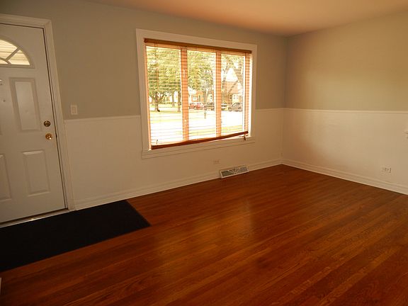 3rd image of 9718 King St