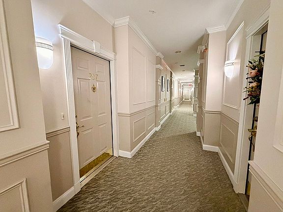 4th image of 207 Four Seasons Dr