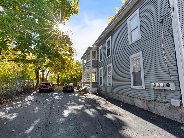 113 Warren St — Photo 13