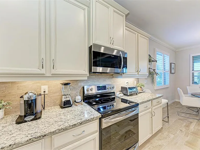 228 Maraviya Blvd — Photo 22