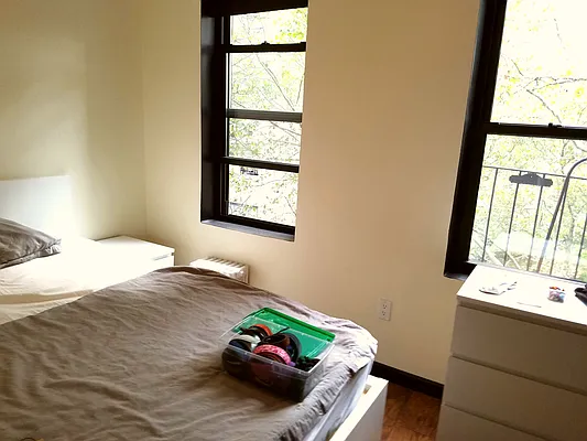 Rented by United Realty Equities | media 38