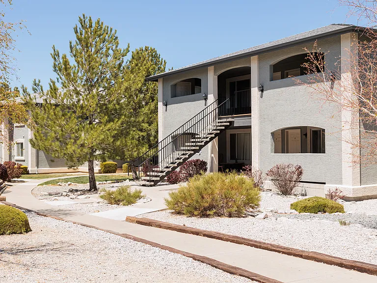 Silver Lake Apartments — Photo 11