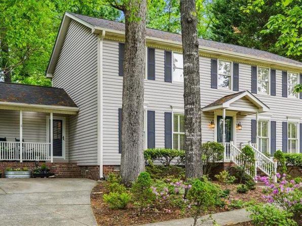 1005 New Hampshire Dr, Jamestown, NC 27282