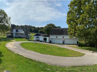 15418 Ripley Rd, Letart, WV 25253