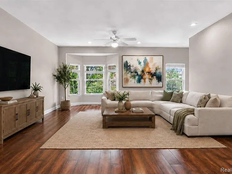 22680 Goddard Rd — Photo 12