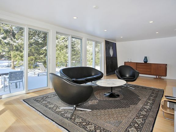 4th image of 7213 Peconic Bay Blvd