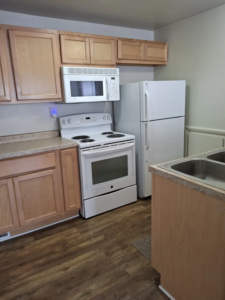 Building Photo - 307 River St #1