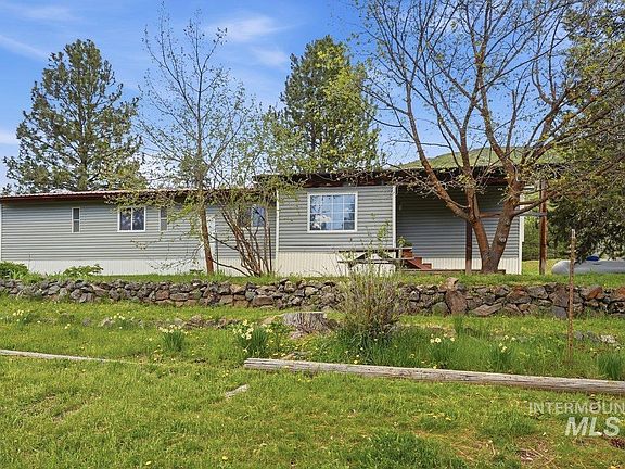 2nd image of 371 Rimview Dr