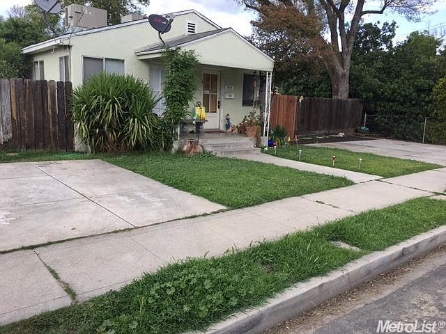 2nd image of 369 W Carlton Way