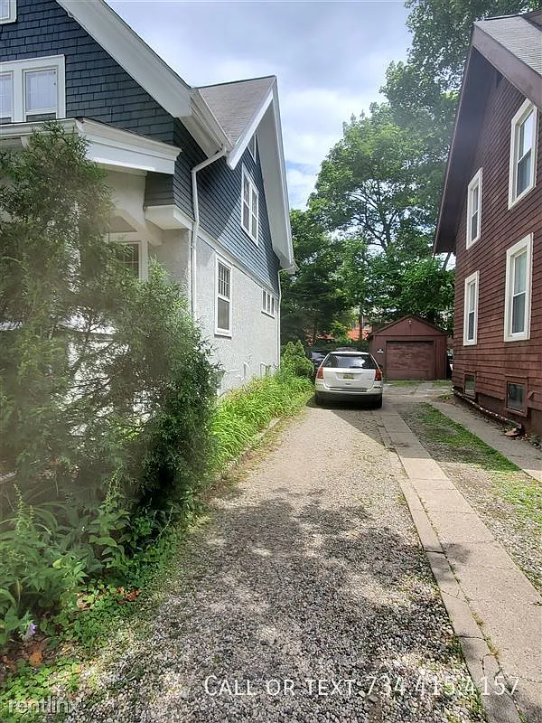 1111 White St — Photo 2