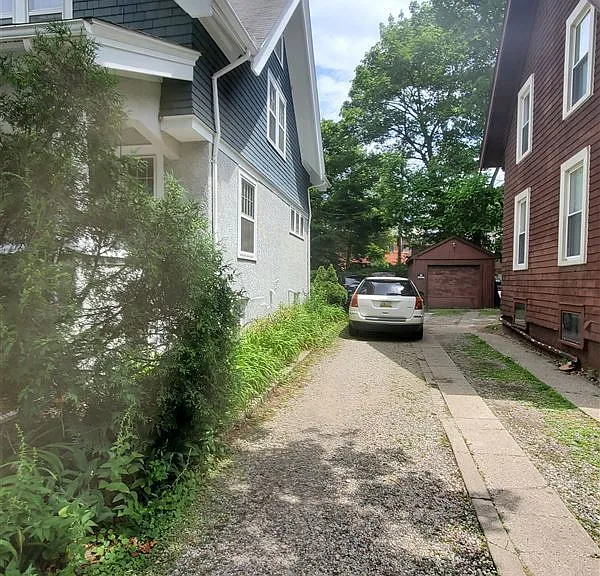 1111 White St — Photo 2