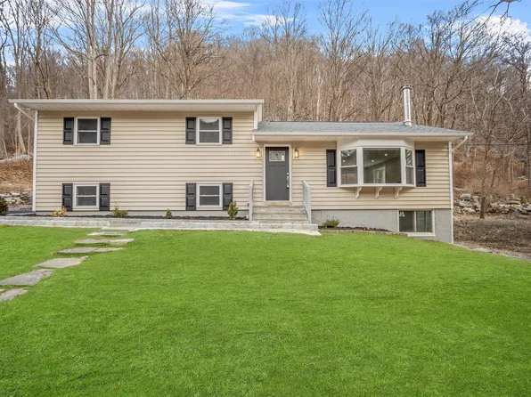 50 Wiccopee Road, Putnam Valley, NY 10579