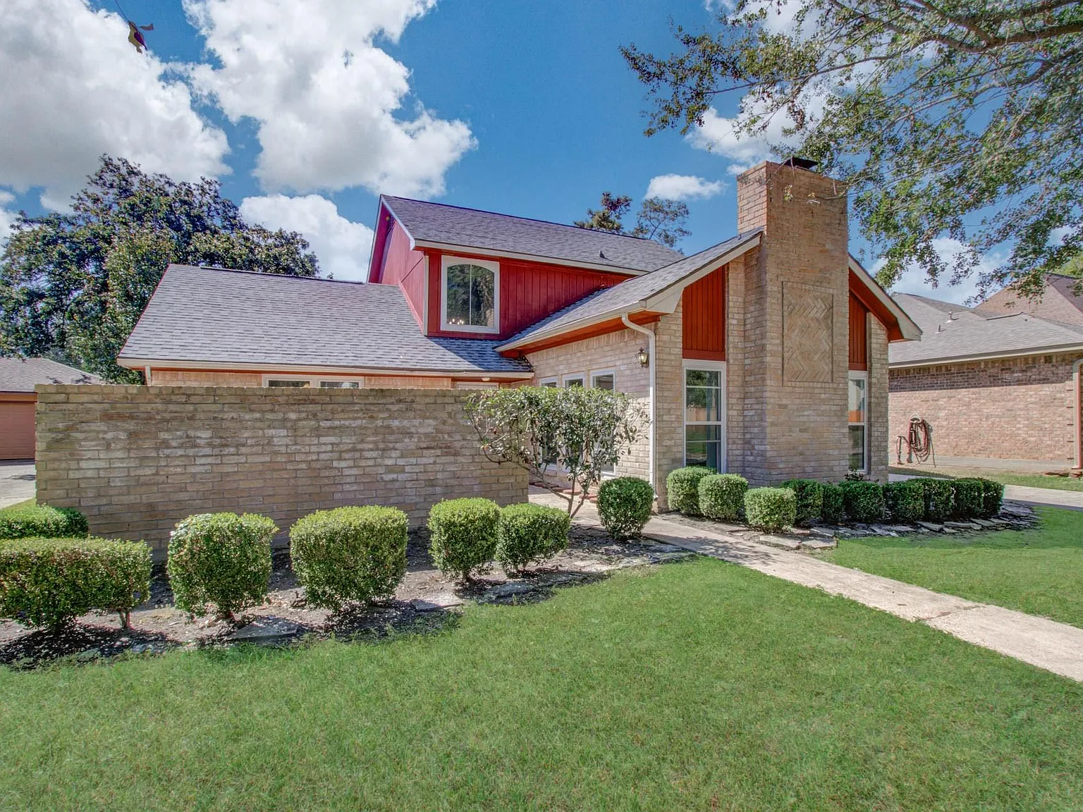 4 bed, 2.5 bath, 2240 sqft, $2,100 — Photo 4