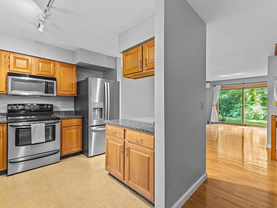 206 Woodbine by the Lake UNIT 2, Colchester, VT 05446 Zillow