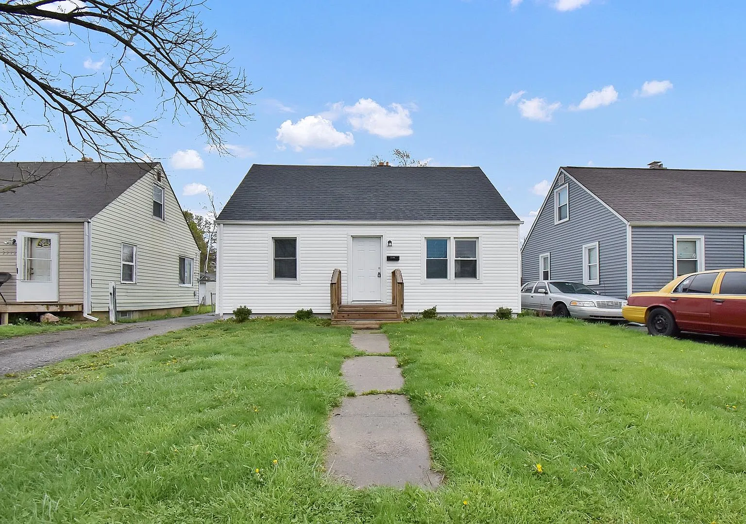 3 Bedroom Home For Rent — Photo 3