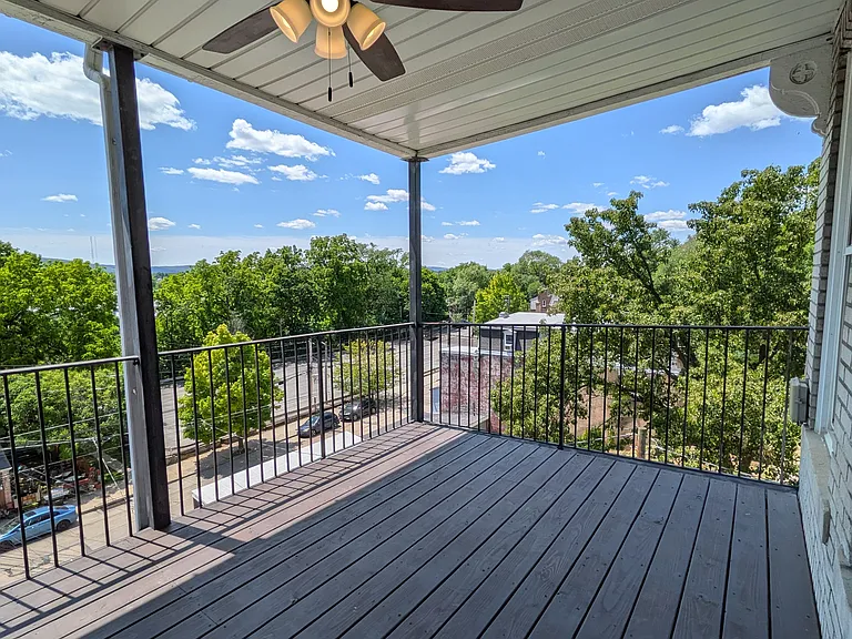 1036 W Walnut St #3-R — Photo 11