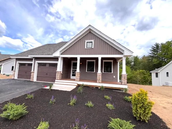 24 Edgewater Way, Brentwood, NH 03833