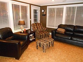 3rd image of 1094 W Lake Dr