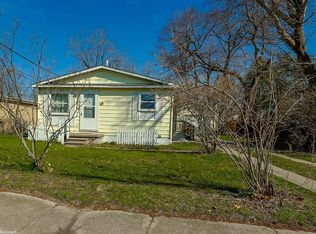 1119 Vanderburgh Pl, Port Huron, MI