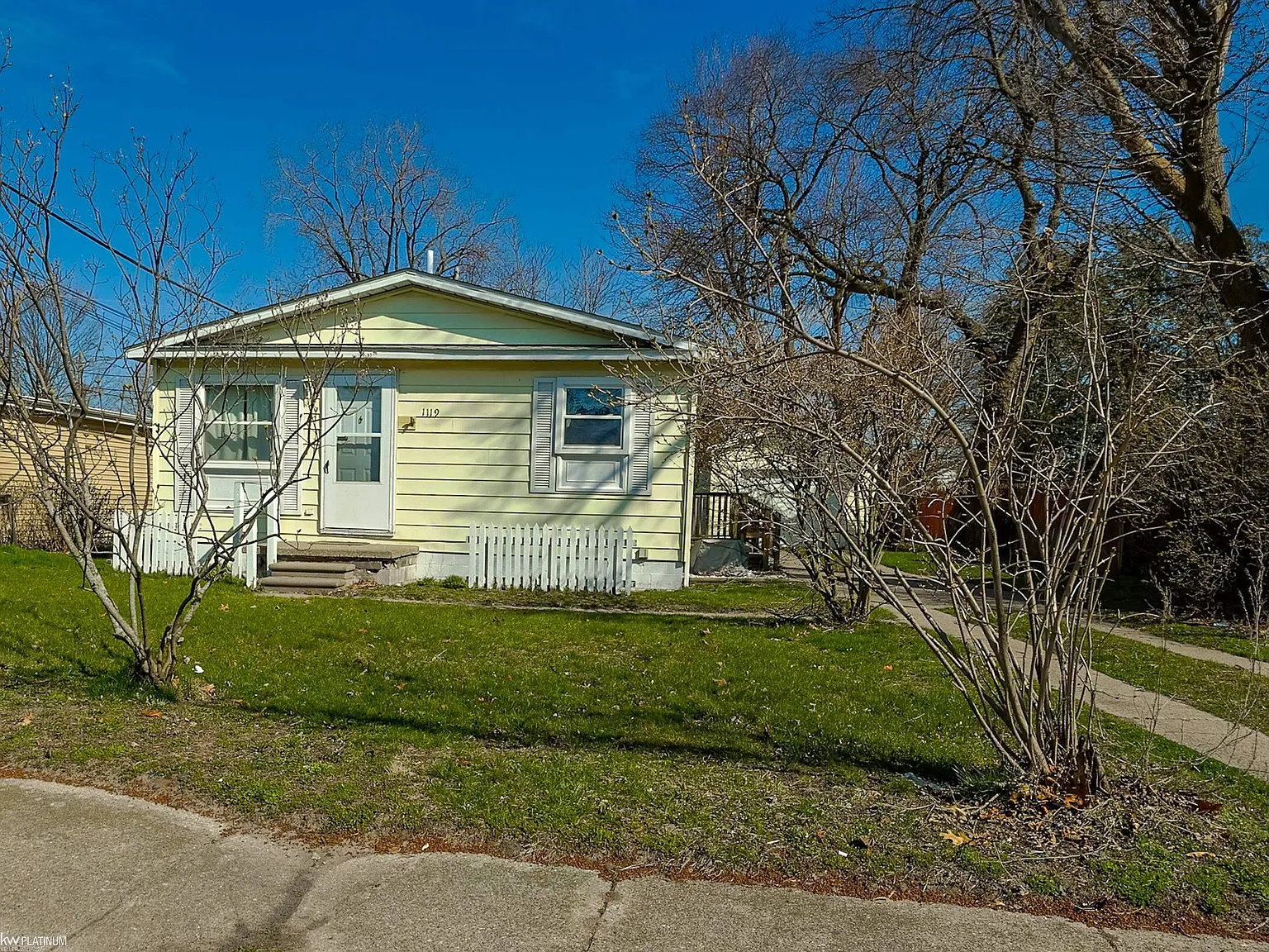 1119 Vanderburgh Pl photo 1