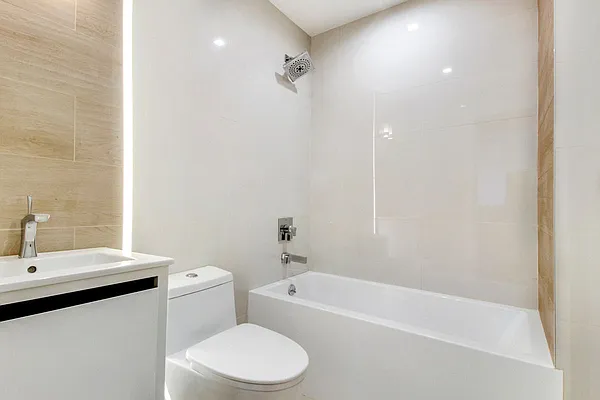 Rented by Delmark Realty LLC | media 5