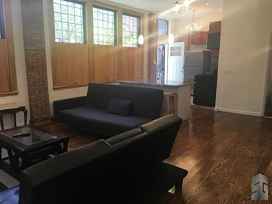 Rented by Skyline Group Real Estate | media 4