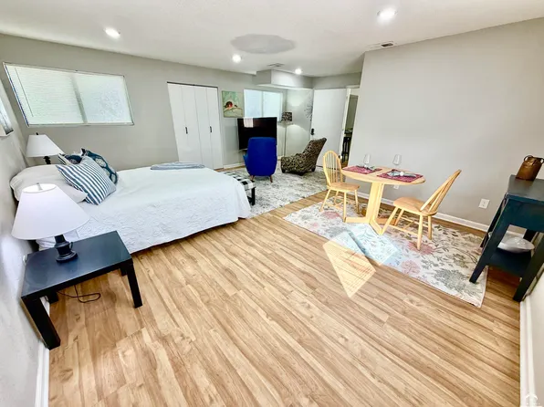 1502 W 25th Ct APT D8, Lawrence, KS 66046