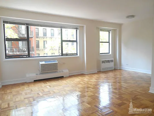 Rented by Manhattan Connection | media 8