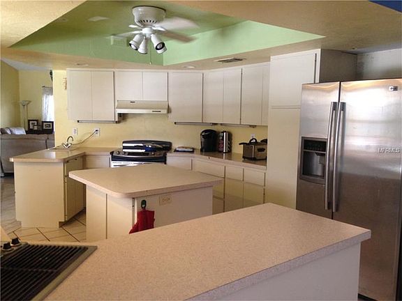 4th image of 3810 Torrey Pines Way
