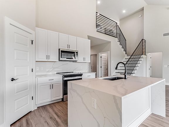 3rd image of 2109 S Park View Drive